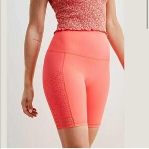 AE offline laser cut side pocket coral stretch biker shorts modest active small